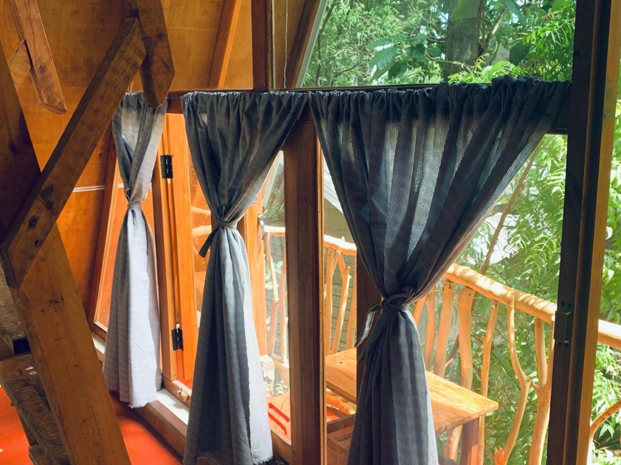Angry Birds Tree House Apartment Habarana Bagian luar foto