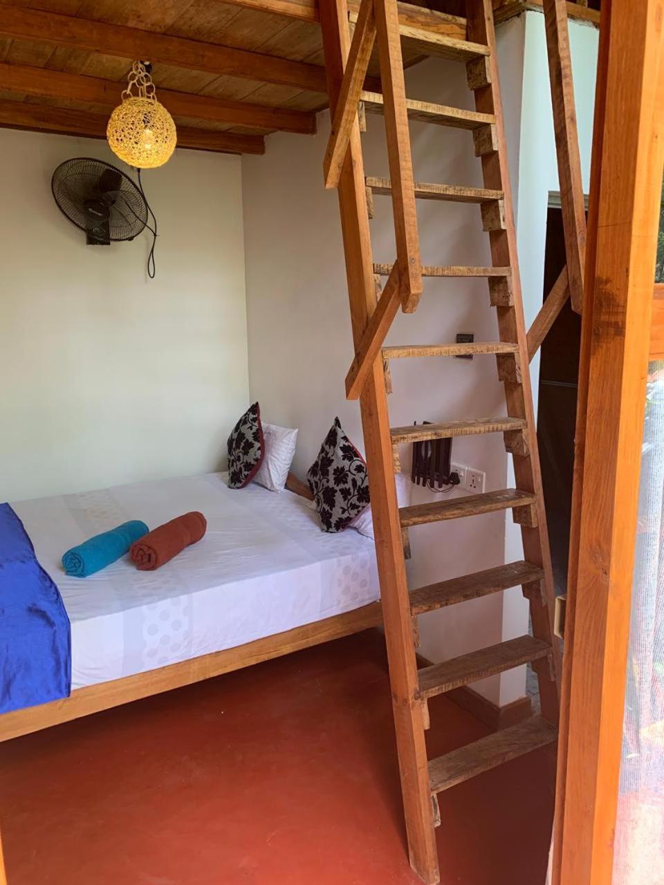 Angry Birds Tree House Apartment Habarana Bagian luar foto