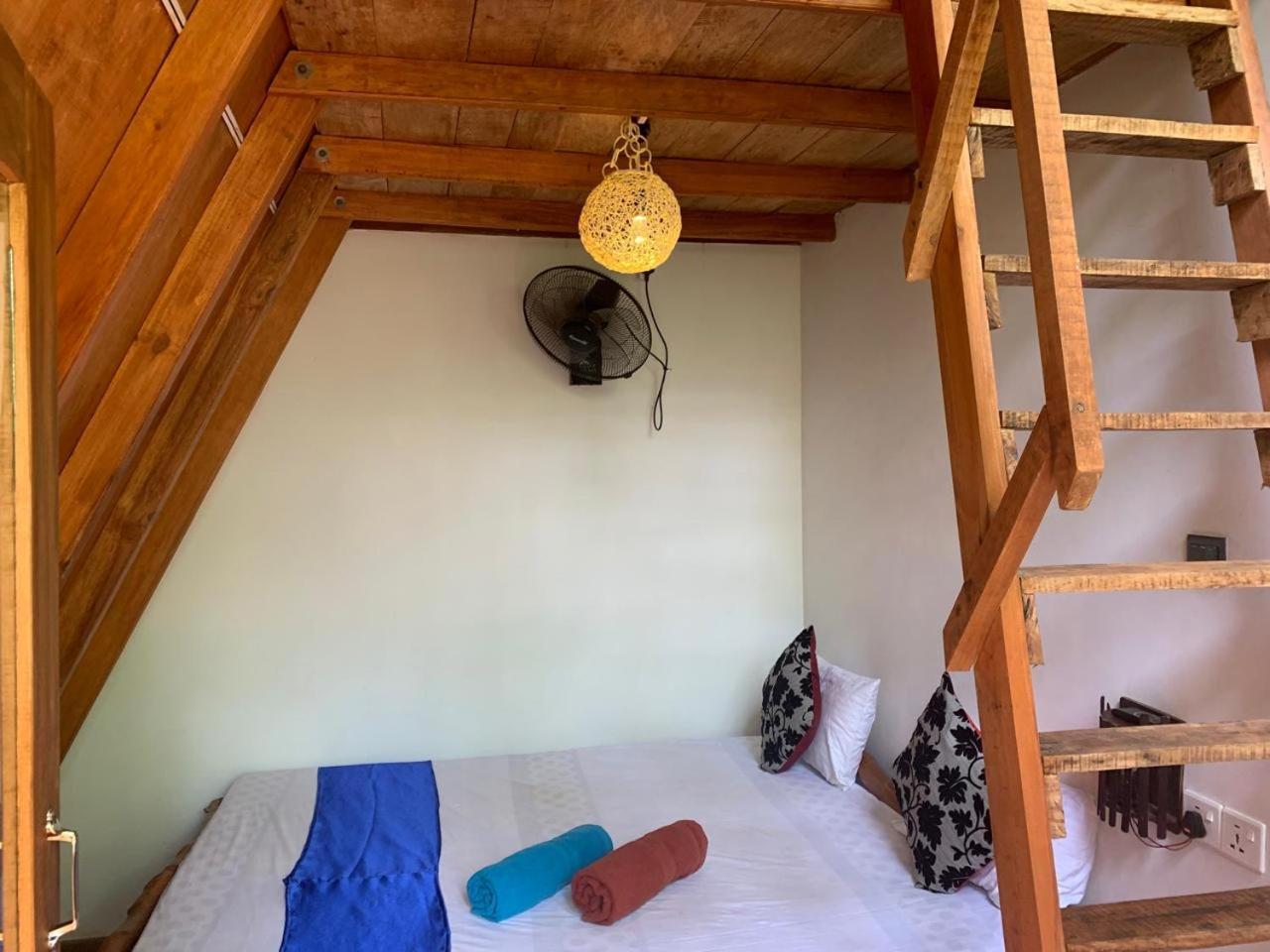 Angry Birds Tree House Apartment Habarana Bagian luar foto